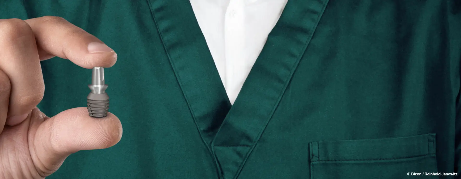 Bicon Kurzimplantat in Hand